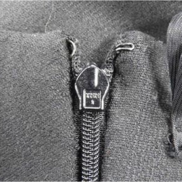 Authentic Prada Virgin Wool Black Skirt EU 40 US 4 - COA - Picture 4 of 9